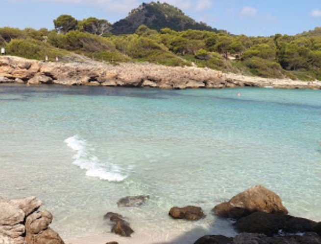 unberührte Bucht auf Mallorca