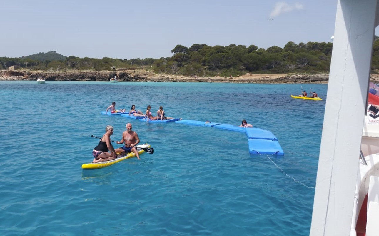 Paddling surf auf dem Boot