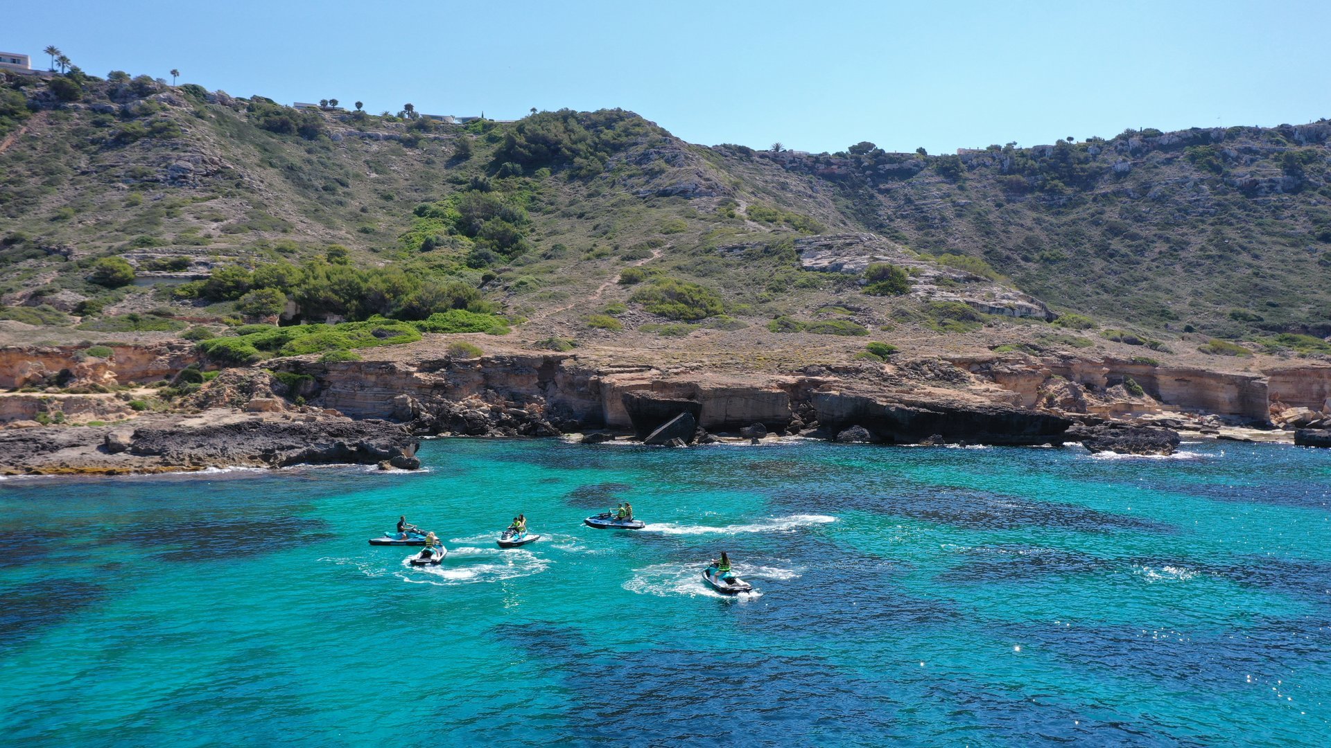Küste mit Jet ski abahren