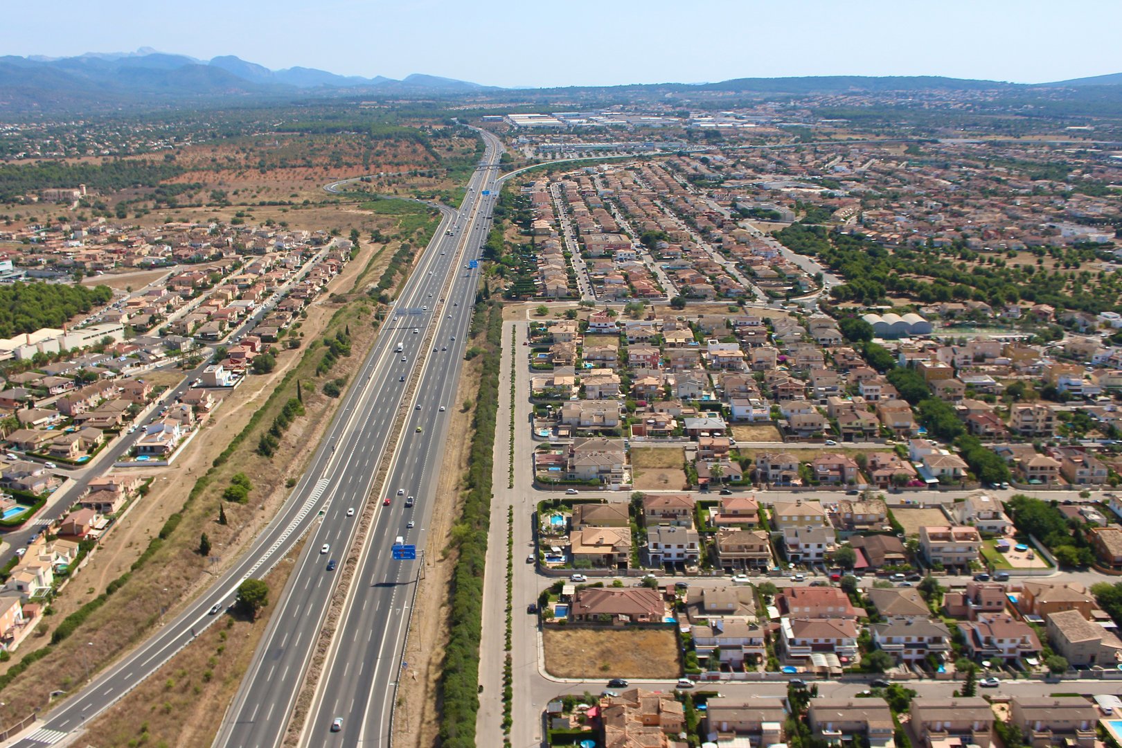 über die Stadt fliegen