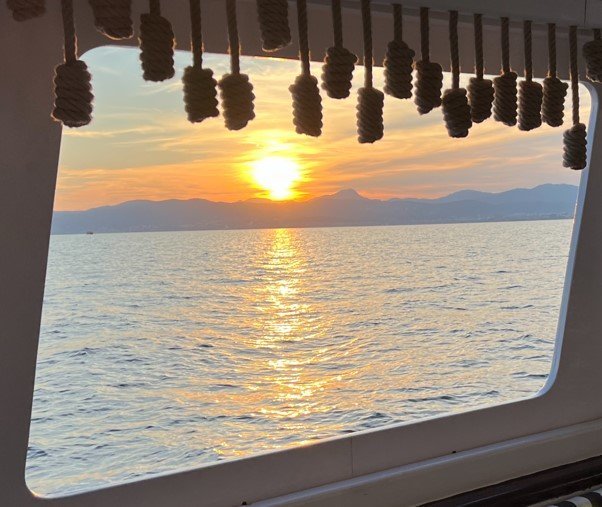 Boot bei Sonnenuntergang