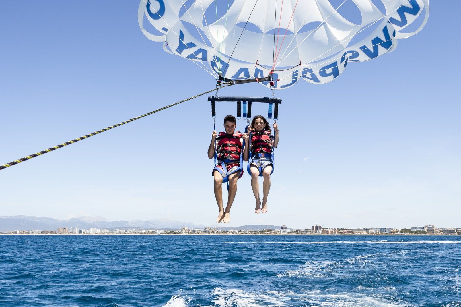 parasailing in playa palma