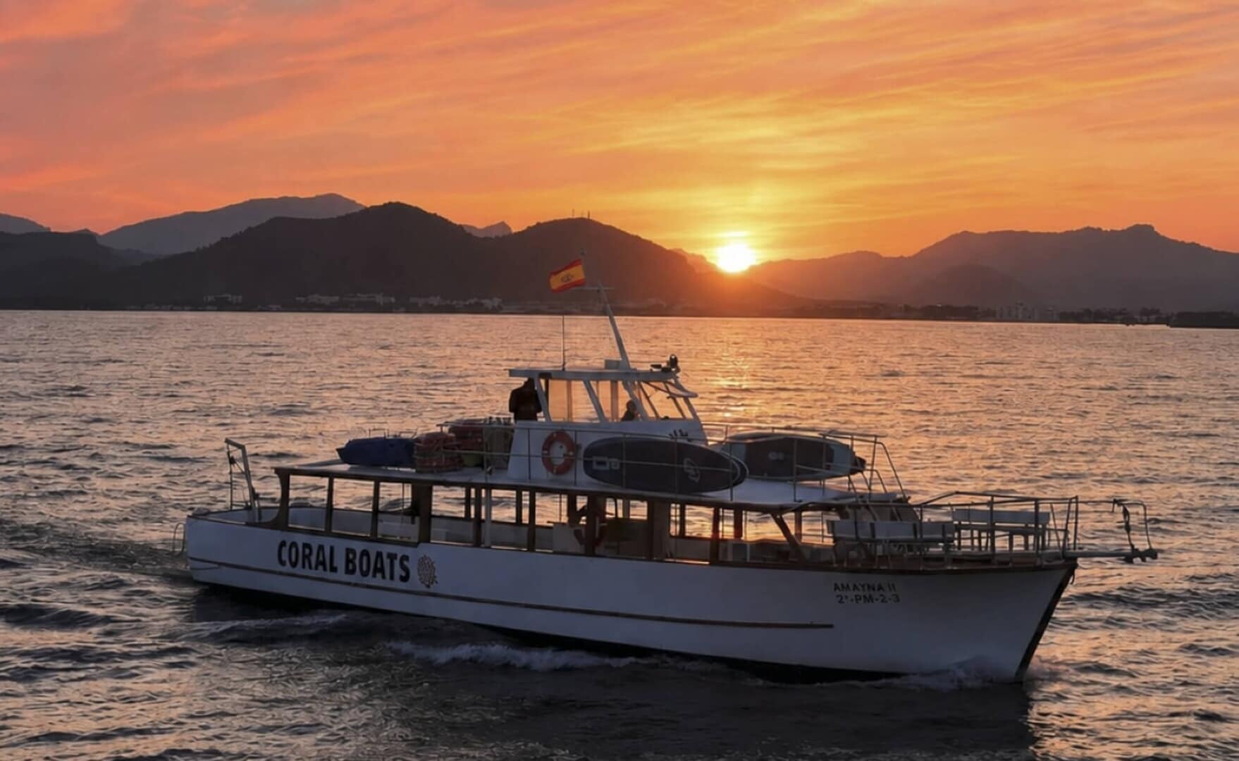 coral Sonnenuntergangsboot