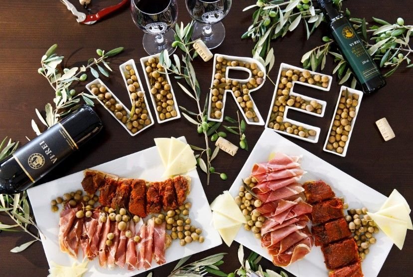 Comida en la cata de vinos