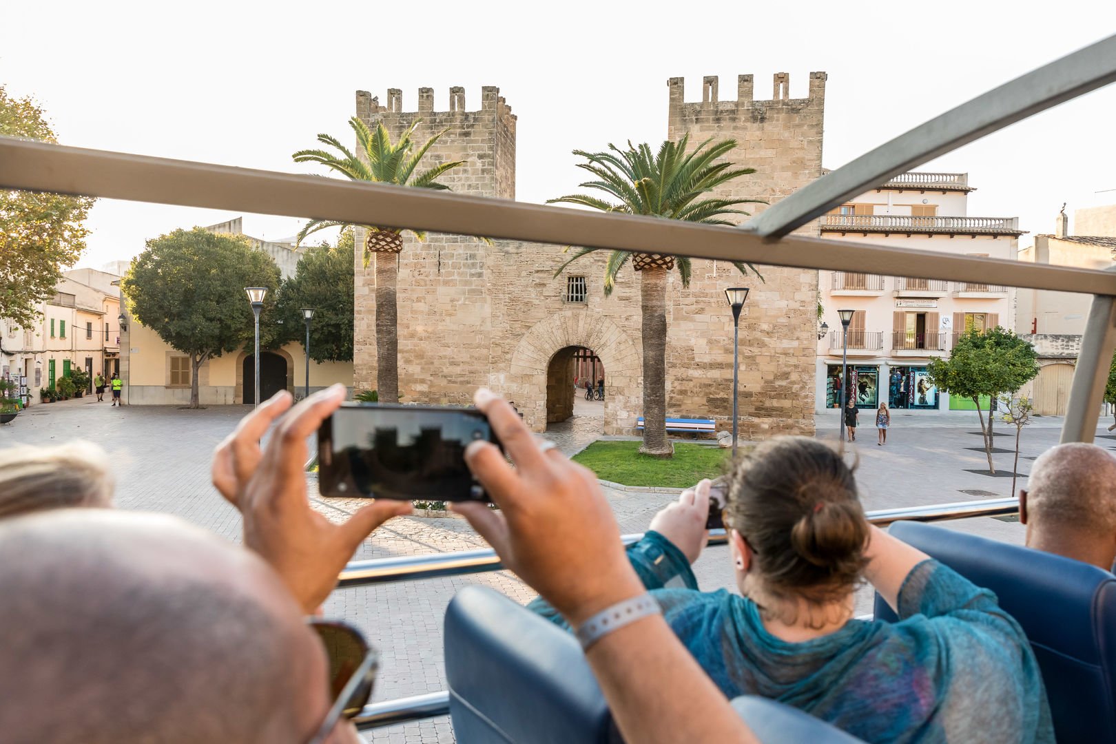 alcudia bus tour