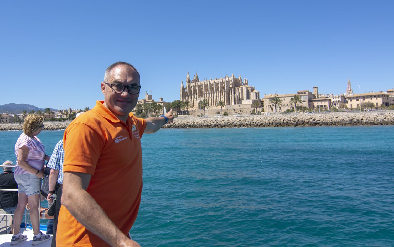 viaje en barco en el puerto de palma de mallorca