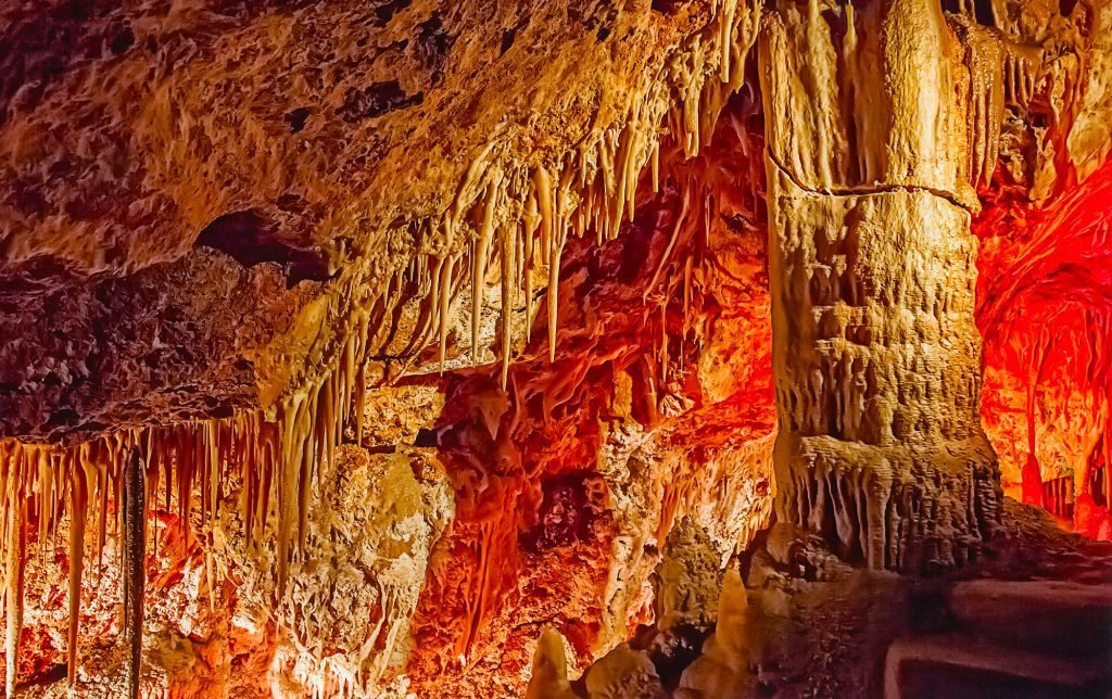 interior de la caverna