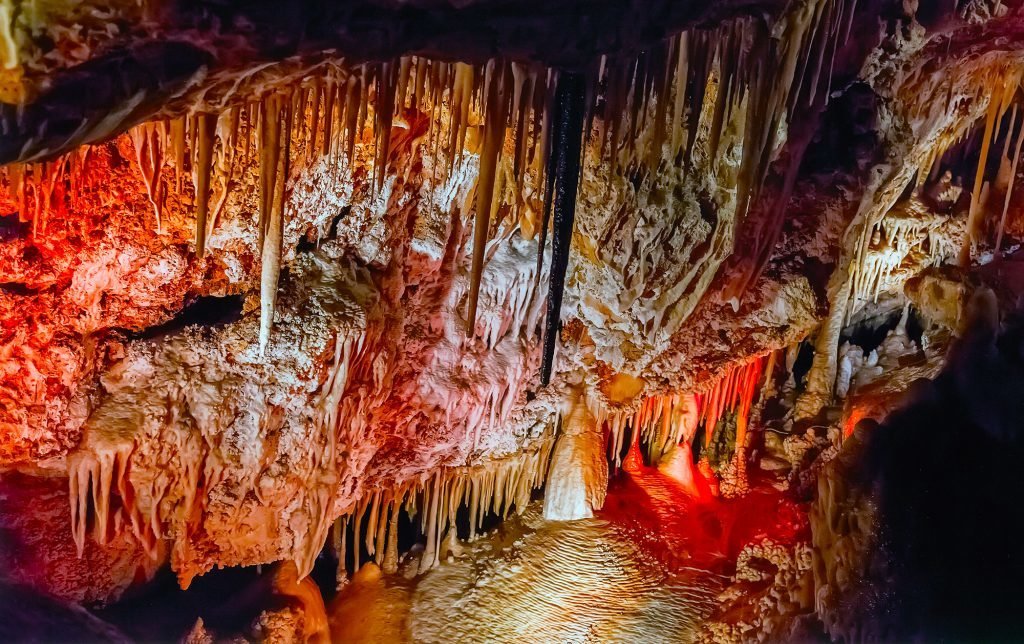 gruta de las cuevas de genova