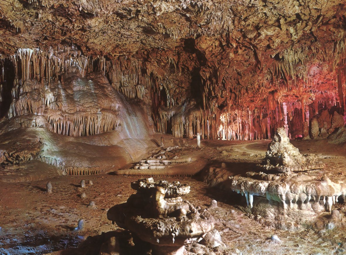 sala dentro las cuevas
