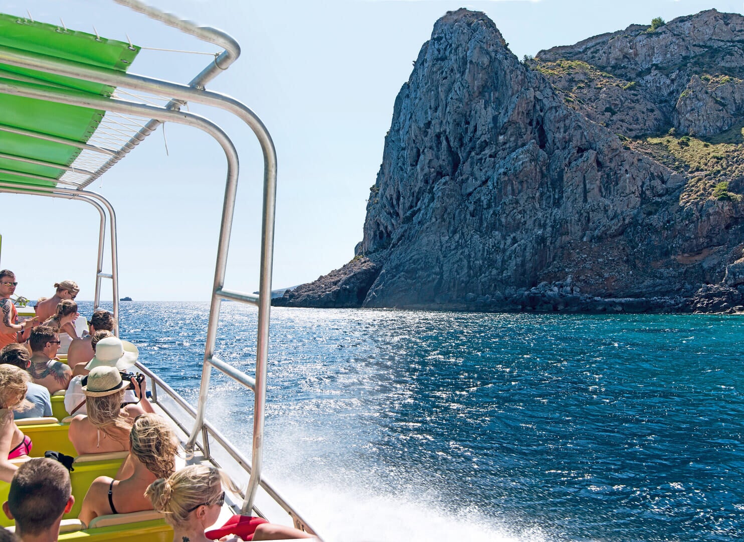viaje en barco desde alcudia, vistas