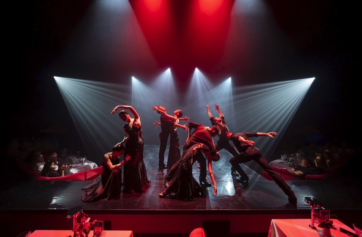 Robotic en el espectáculo Son Amar 