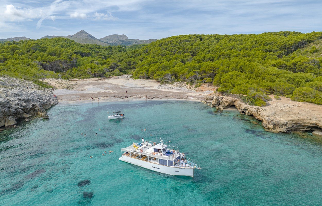 parada baño en cala matzoc