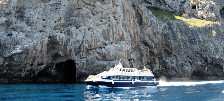 trayecto barco en la vuelta isla