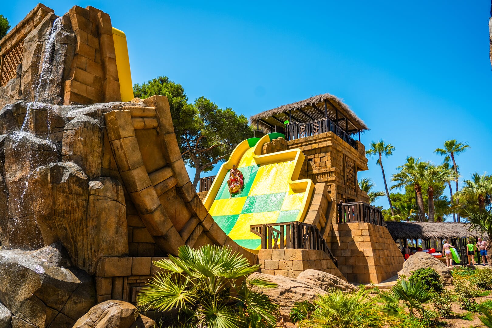 slides at the aqualand
