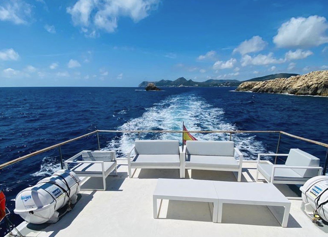 sailing on the mallorca dreams