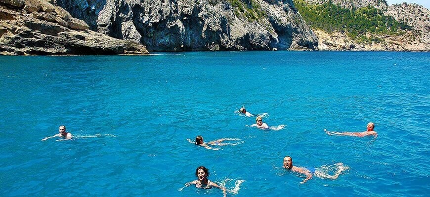 coll baix beach swimming stop