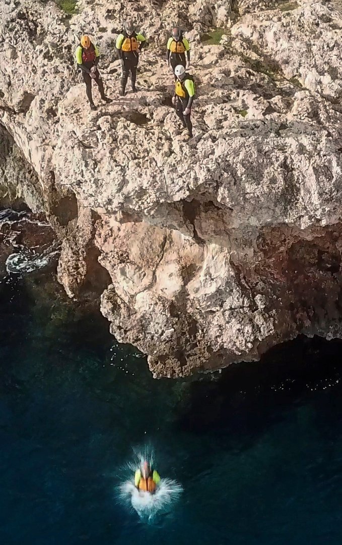 cliff jumping on coasteering activity