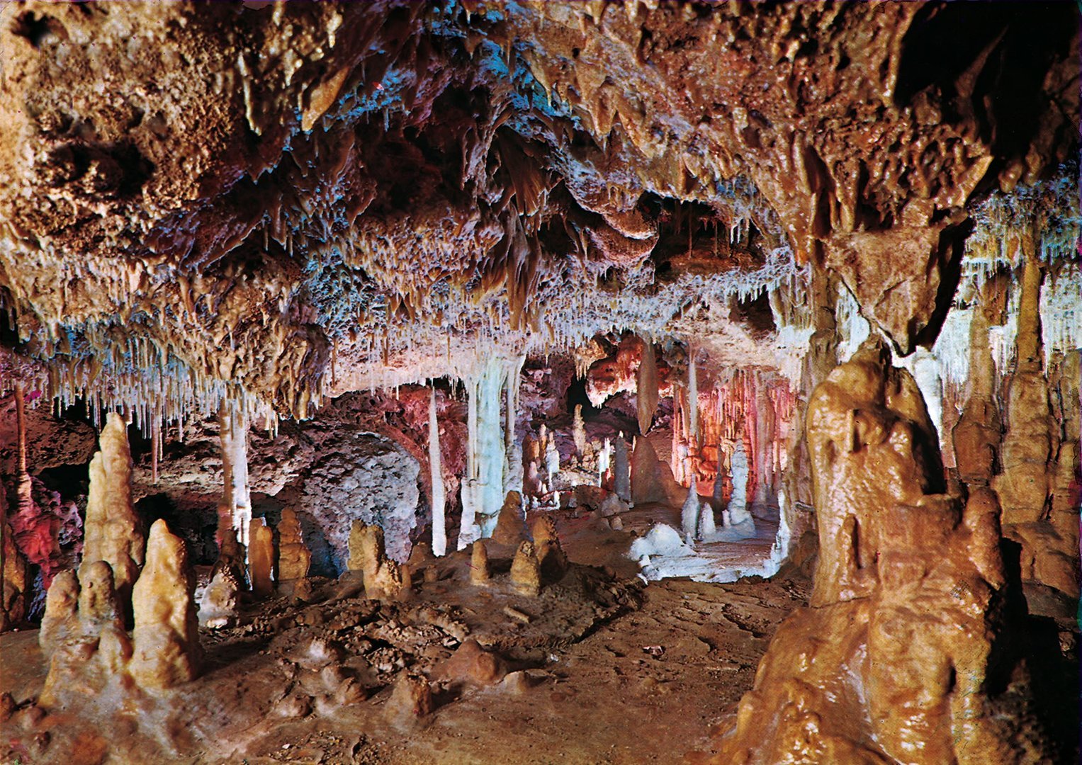 inside hams caves
