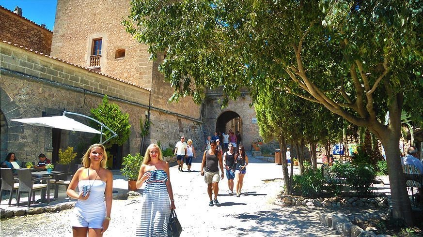 restaurants in valldemosa