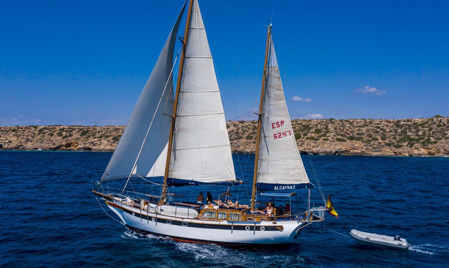 sunbathe on the deck