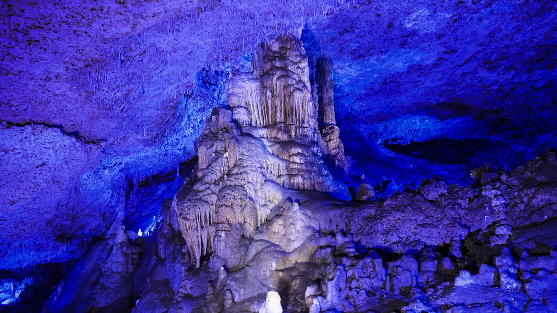 rock formation caves of hams