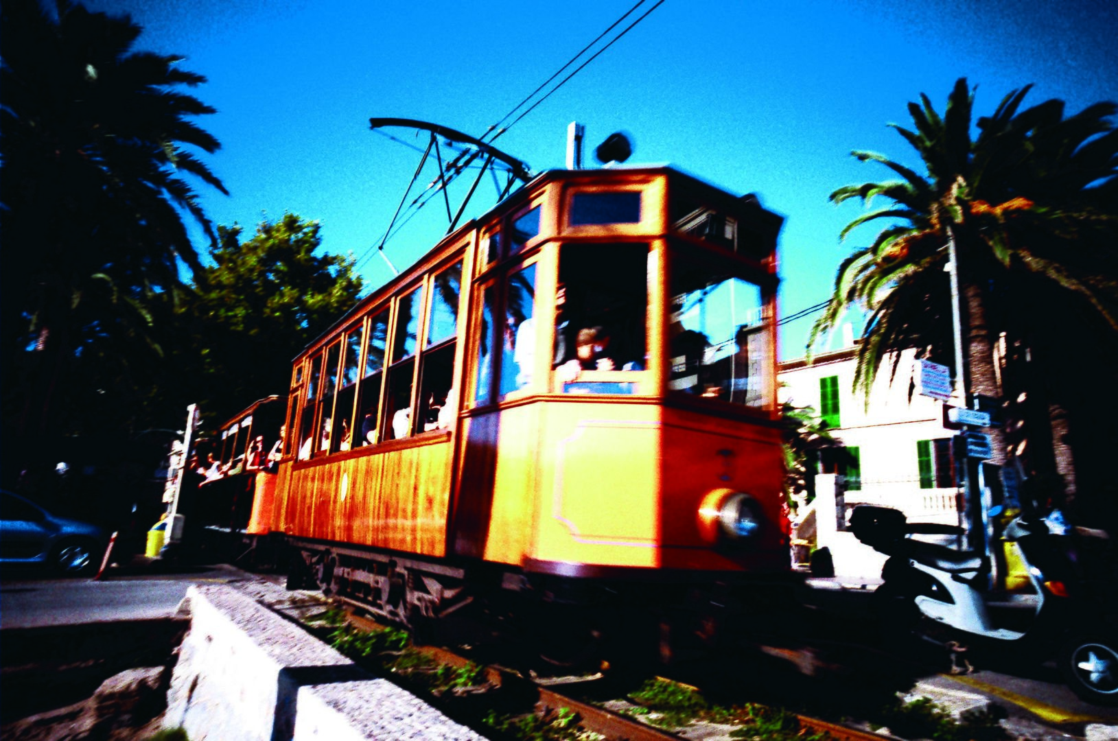 Tram with clients in Puerto de Soller