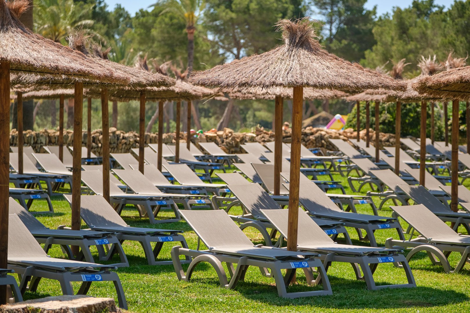 sunbathe in aqualand arenal
